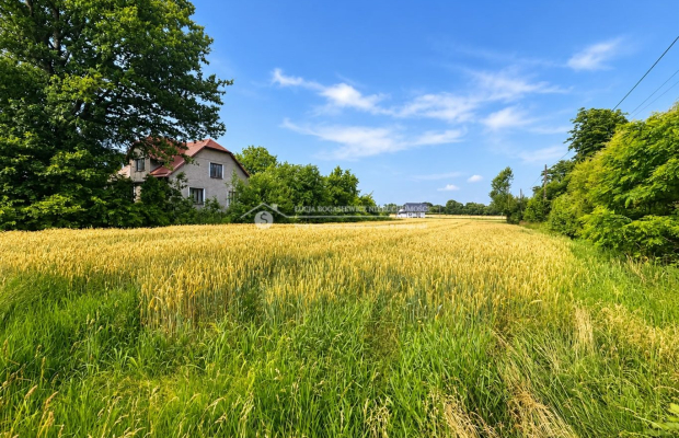 Dom z dużą działką budowlaną 2 994 m² — Kaniów, ul. Mirowska 24 

 Nieruchomość z potencjałem inwestycyjnym w spokojnej części 