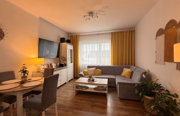Dom 110 m2, dwa mieszkania, Osiedle Jary