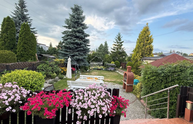 Dom 110 m2, dwa mieszkania, Osiedle Jary