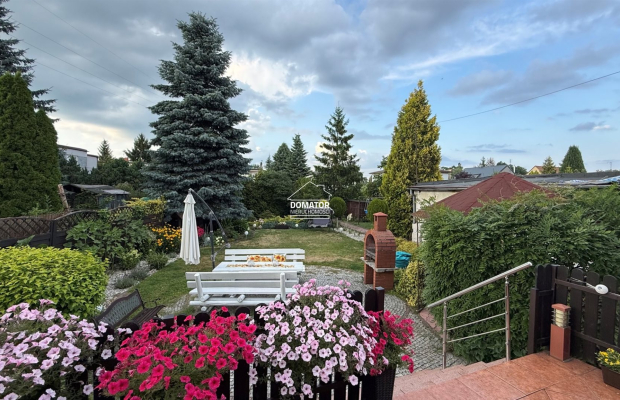 Dom 110 m2, dwa mieszkania, Osiedle Jary