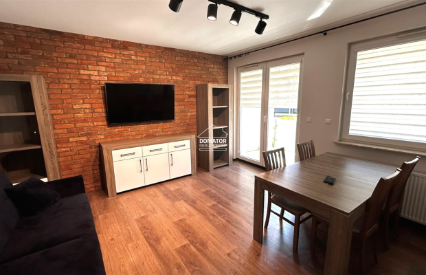 Zapraszamy do zapoznania się z ofertą tego eleganckiego mieszkania o powierzchni 53 m², które zachwyca wysokim standardem wykoń