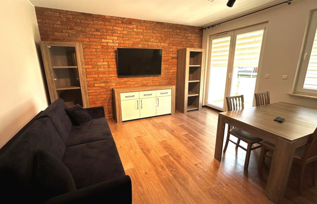 Zapraszamy do zapoznania się z ofertą tego eleganckiego mieszkania o powierzchni 53 m², które zachwyca wysokim standardem wykoń