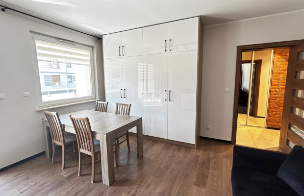Zapraszamy do zapoznania się z ofertą tego eleganckiego mieszkania o powierzchni 53 m², które zachwyca wysokim standardem wykoń