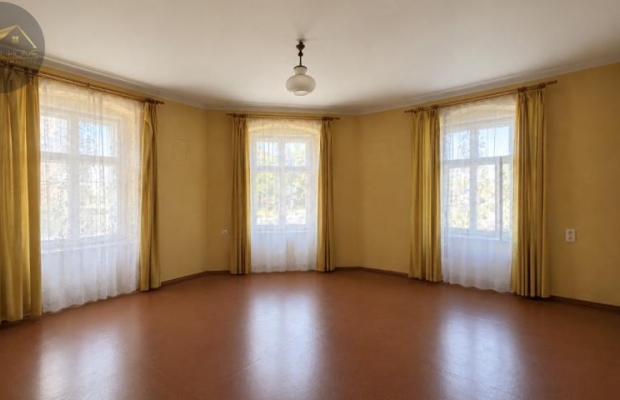Parter, 99,5m2 / pod kancelarie, biura, gabinety