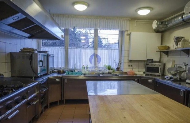 Saska Kępa: willa biurowa 926m2 do wynajęcia