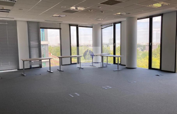 Ochota: lokal biurowy 1025m2 do wynajęcia
