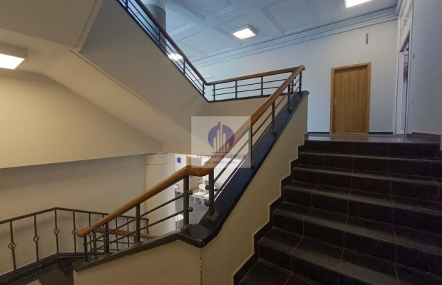 Śródmieście: lokal biurowy 15,80 m2 do wynajęcia