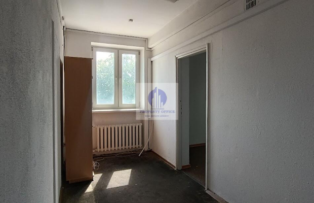Włochy: lokal biurowy 46,49 m2 do wynajęcia