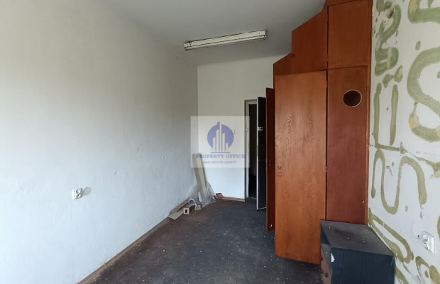 Włochy: lokal biurowy 13,50 m2 do wynajęcia