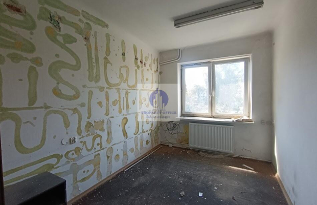 Włochy: lokal biurowy 13,50 m2 do wynajęcia