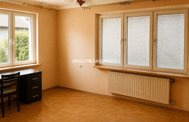Budynek z WZ na rozbudowę w Brzesku.