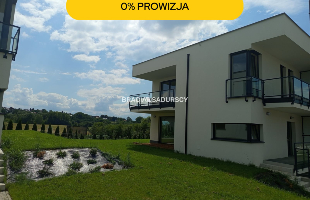 Nowoczesny dom w zielonej okolicy