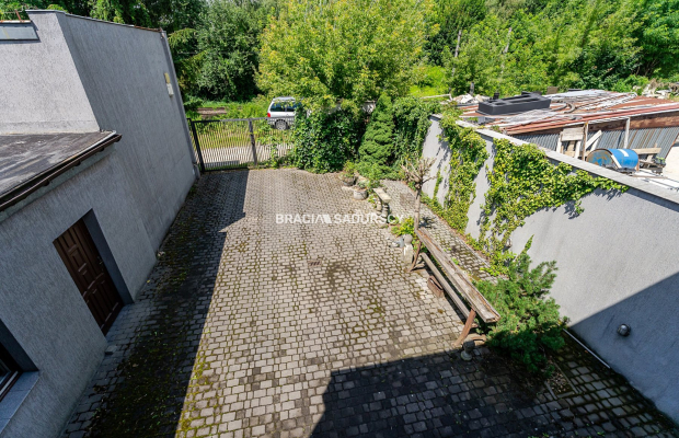 Lokal usługowy z domem mieszkalnym