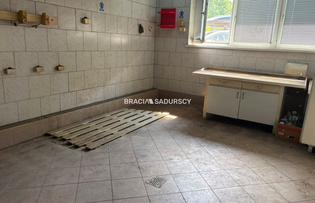 Działka budowlana 300m2 z budynkiem: gaz,prąd,woda