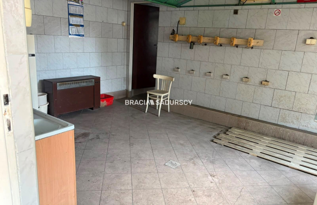 Działka budowlana 300m2 z budynkiem: gaz,prąd,woda