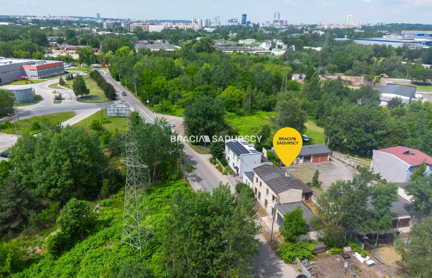 Wielofunkcyjny budynek handlowo-biurowo-magazynowy