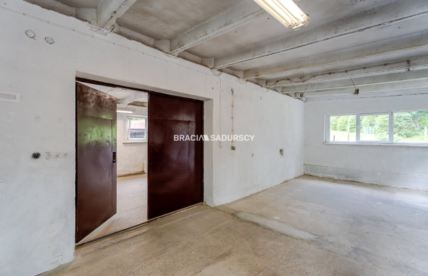 200m2 usługowo-magazynowego, duży parking