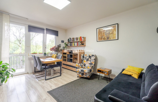 2 pokoje | 51,32 m² | duży balkon | os. Handlowe |