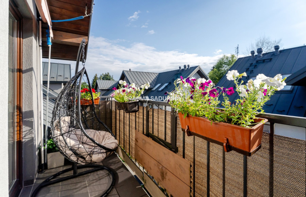 2-pok, 48 m² (ok. 60 m² po podłodze), balkon
