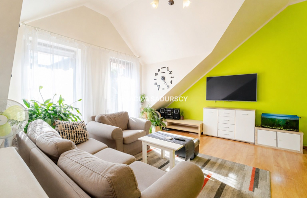 2-pok, 48 m² (ok. 60 m² po podłodze), balkon