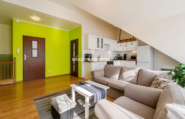 2-pok, 48 m² (ok. 60 m² po podłodze), balkon