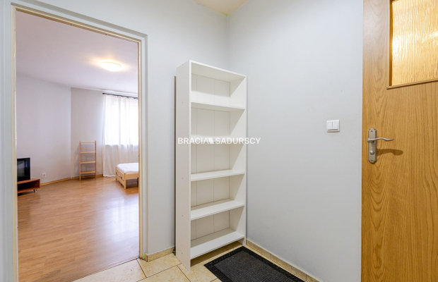 Kraków - Dębniki Ruczaj Zaborze, ul. Lubostroń    

    Kawalerka 34,75 m² parter teren zamknięty idealna pod inwestycję    

 