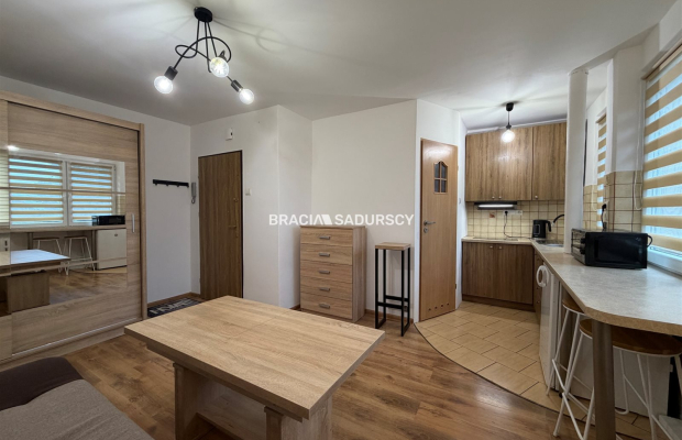 Kawalerka z balkonem, 20 m², 2. piętro, miejskie