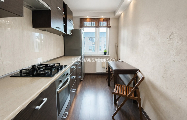 na sprzedaż 45m2 / 2 pokoje / przy parku