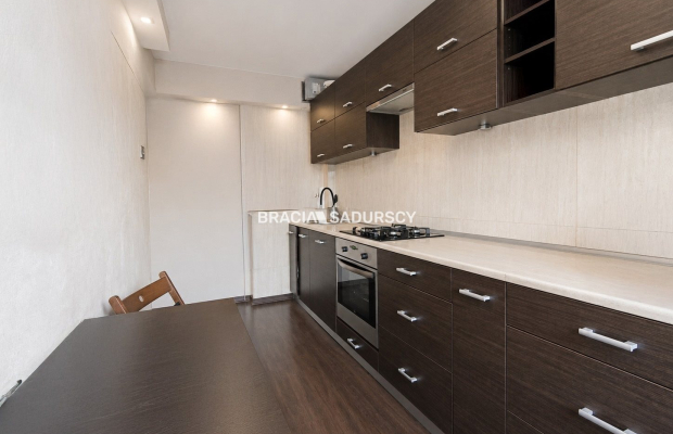na sprzedaż 45m2 / 2 pokoje / przy parku