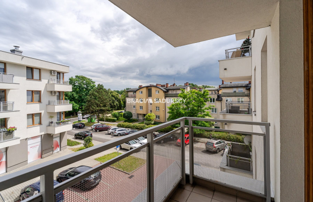 2 pok. mieszkanie z dużym balkonem,zielona okolica