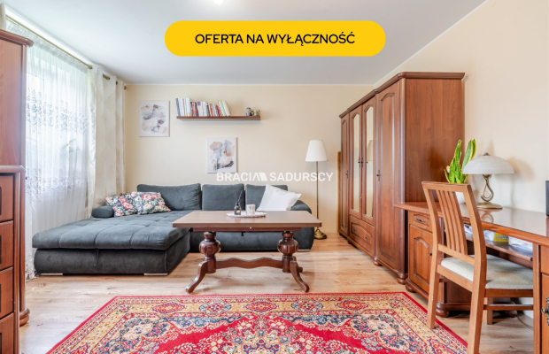 2 pokoje, osobna kuchnia, m. postojowe, komórka 