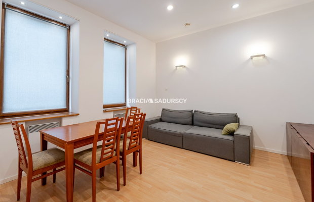 60,17 m² | 3 pokoje | Piwnica | Kameralny Budynek