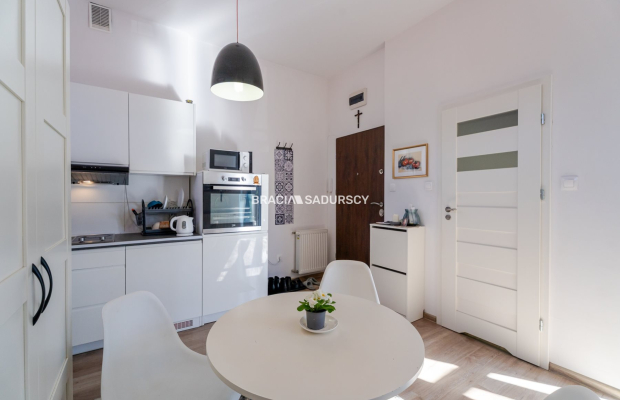Przytulna kawalerka 21,5 m² z balkonem