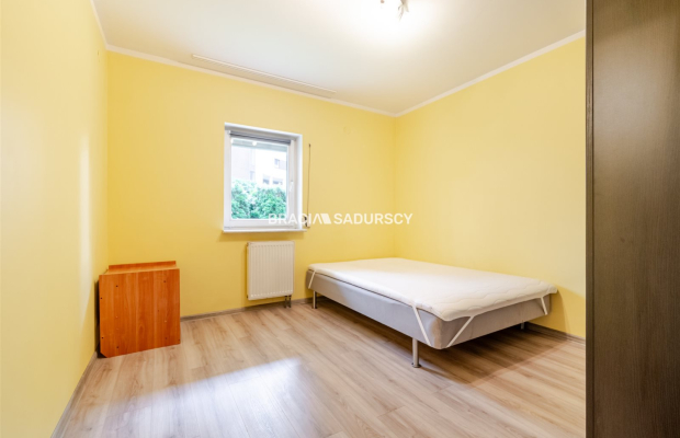 Ustawne 2 pokojowe mieszkanie w apartamentowcu.