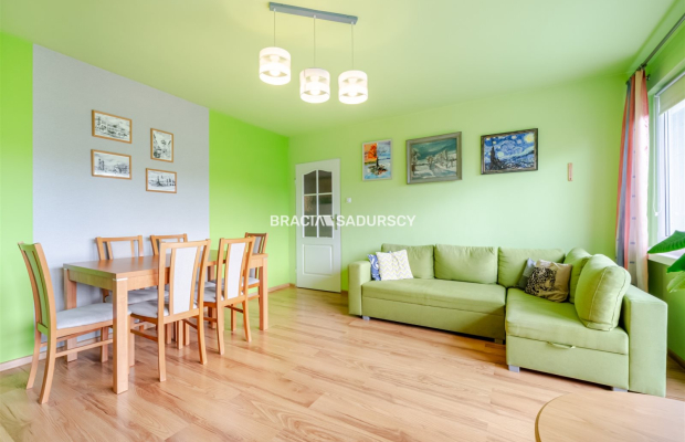 Przestronne 3 pokojowe  mieszkanie o powierzchni 61,40 m² - Kraków, ul. Halszki - Podgórze Duchackie.  
  
Mamy przyjemność zap