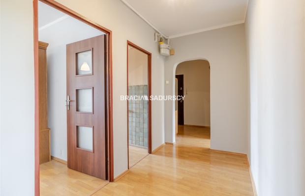 Przestronne 4-pokojowe mieszkanie | Czyżyny | Balkon | 4 piętro   
 
Na sprzedaż przestronne, rozkładowe 4-pokojowe mieszkanie 