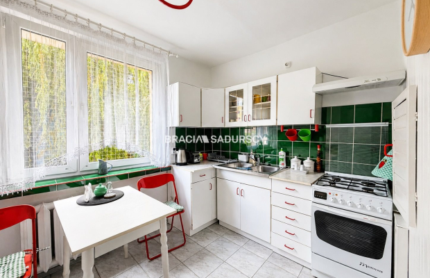 Kawalerka z osobną kuchnią, 37 m², balkon