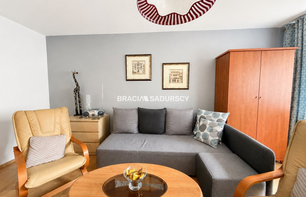 Kawalerka z osobną kuchnią, 37 m², balkon