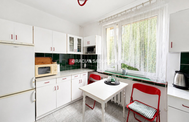 Kawalerka z osobną kuchnią, 37 m², balkon