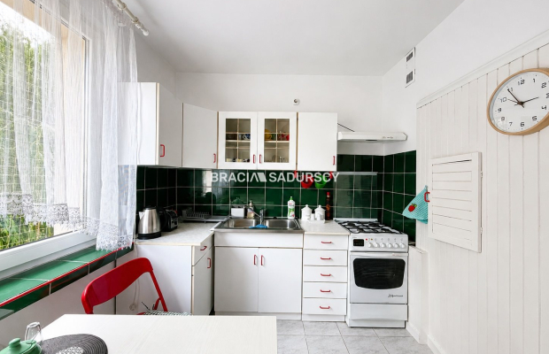 Kawalerka z osobną kuchnią, 37 m², balkon