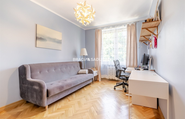 2 pok/ os. kuchnia/ balkon/ ul. Królewska. 