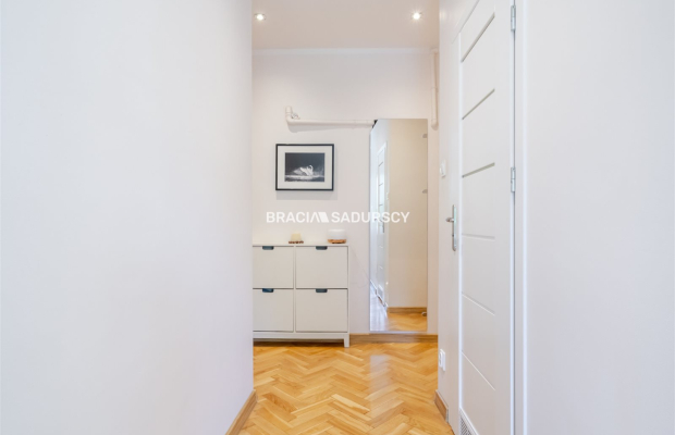 2 pok/ os. kuchnia/ balkon/ ul. Królewska. 