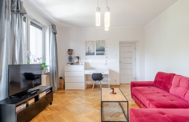 2 pok/ os. kuchnia/ balkon/ ul. Królewska. 