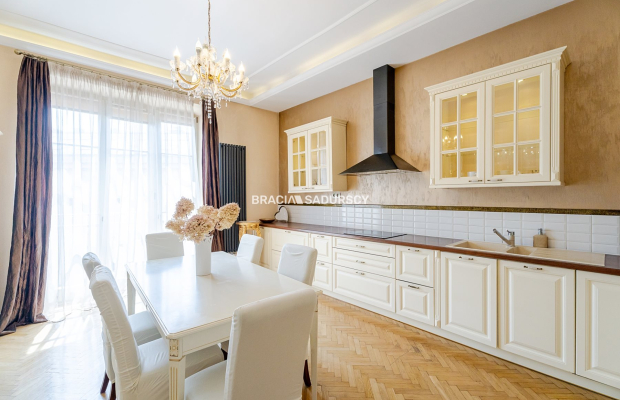 Apartament z duszą tuż przy Plantach, klima, winda