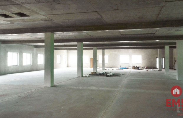 Powierzchnia handlowo-usługowa 1300 m2