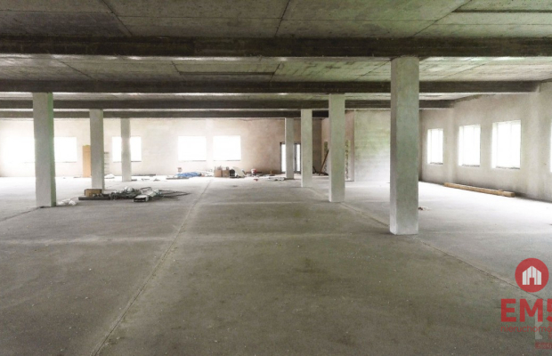 Powierzchnia handlowo-usługowa 1300 m2