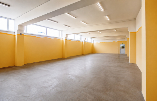 Magazyn z windą towarową 490 m2
