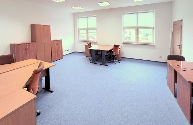 Pabianice - powierzchnia biurowa 200 m2, parking
