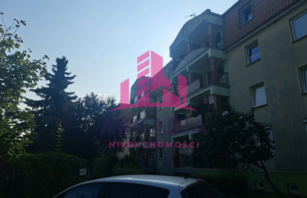 3 pokoje,ok.68m,I piętro, miejsce parkingowe ,blok