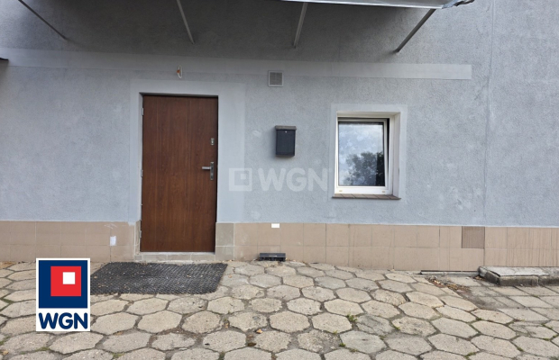 Na wynajem lokal usługowy przy ul. Wróblewskiego o pow 155m2, na parterze z bocznym wejściem.

Lokal  posiada otwartą przestrze